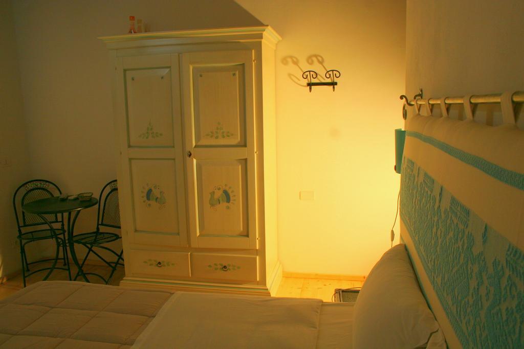 Bed and Breakfast Note Sulla Piazza Кальяри Номер фото